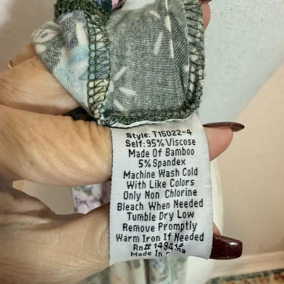 Johnny Was Multicolor Floral Geometric Short Sleeve Top Crew Neck - Picture 5 of 6